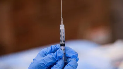 Joe Biden obligă marile firme din SUA să-și vaccineze angajaţii sau să-i testeze săptămânal. 