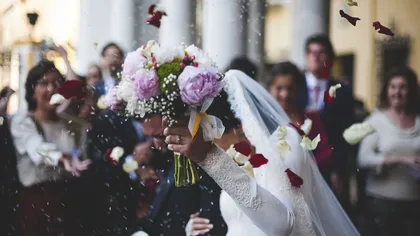 Noile reguli pentru nunți și botezuri. Ce restricții li se impun de acum invitaților și mirilor