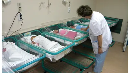 Un cunoscut medic atrage atenţia că sunt prea puţine asistente care să se ocupe de nou-născuţi: 