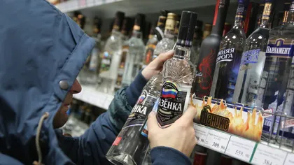 Rusia: 18 persoane au murit în urma unei intoxicaţii cu alcool contrafăcut. Este al doilea incident în doar o săptămână