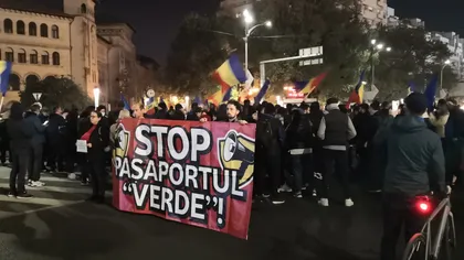Protestele din Capitală se extind! Românii, revoltați de certificatul verde. Și rudele victimelor de la Colectiv își strigă durerea în stradă!