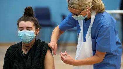 Adolescentă de 17 ani din Cluj, imunizată cu vaccinul anti-COVID greșit: ”Am stat 10 - 15 minute pentru a se vedea dacă apar semne adverse