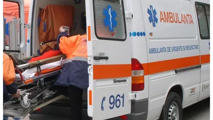 Tragedie în Dâmbovița. Un băiat de 18 ani și o fată de 14 ani și-au pierdut viața după ce maina în care se aflau a intrat într-un TIR