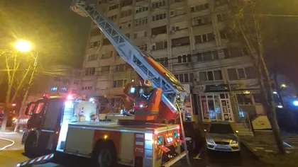 Incendiu devastator într-un bloc din Galaţi. Un bărbat a murit. Zeci de oameni, evacuaţi de urgenţă VIDEO