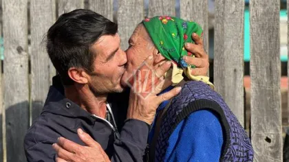 Nuntă cu bucluc la Iaşi! Tanti Sofica, de 76 de ani, s-a căsătorit cu burlacul satului, cu 30 de ani mai tânăr. Iniţial nimeni nu voia să le fie naşi