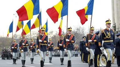 Paradă militară la Bucureşti de 1 Decembrie. Ceremonii de Ziua Naţională a României, în format restrâns impus de pandemia COVID