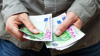 Euro se dă pe sub mână ca pe vremea lui Ceauşescu. Bate vântul în casele de schimb, iar BNR anunţă că vor fi aduse bancnote de afară