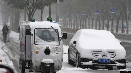 Cod portocaliu de ninsoare. Furtună de zăpadă la Beijing, guvernul a îndemnat populaţia să facă provizii VIDEO