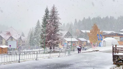 Prima zăpadă din acest sezon, la Poiana Braşov. Ninge ca-n poveşti, stratul de omăt e deja consistent GALERIE FOTO