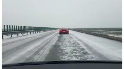 Lapoviţă şi ninsoare pe Autostrada Soarelui şi A4 Ovidiu-Agigea. Este pericol de polei