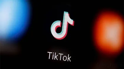 O bloggeriţă de 15 ani a murit în timp ce filma un videoclip pentru TikTok. Pistolul cu care voia să facă o demostraţie i s-a descărcat accidental în stomac
