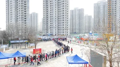 Cum arată lockdown-ul în China. 5,5 milioane de oameni nu mai au voie să iasă din case, livrările la domiciliu au fost suspendate, iar circulaţia vehiculelor private a fost interzisă