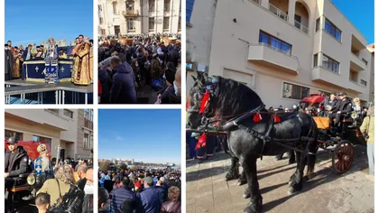 Mii de persoane, la procesiunea de Bobotează la Constanţa. ÎPS Teodosie a venit cu caleaşca trasă de cai, fiind ţinut în braţe de un preot - GALERIE FOTO şi VIDEO