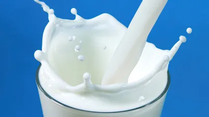 Nu mai arunca laptele expirat! Modul ingenios în care îl poţi folosi ca să nu mai faci risipă