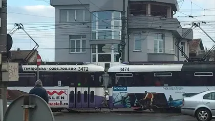 Două tramvaie s-au ciocnit frontal la Timişoara. Impactul a fost filmat de o cameră de supraveghere