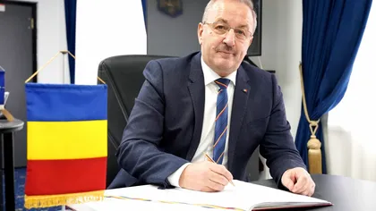 Vasile Dîncu are COVID-19. Ministrul Apărării a intrat la izolare după ce s-a întâlnit cu înalţi oficiali şi a participat la emisiuni TV