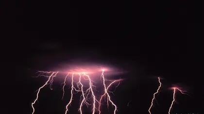 Fenomen inedit. Un fulger de 768 de kilometri lungime a fost văzut pe cer! - VIDEO