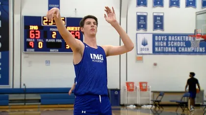 Un jucător de baschet din Florida, de 15 ani, a intrat în Cartea Recordurilor ca cel mai înalt adolescent din lume