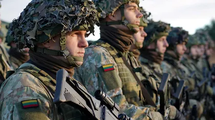 O ţară NATO aflată în bătaia puştii Rusiei a înăsprit starea de urgenţă. Propaganda de război şi dezinformarea sunt interzise