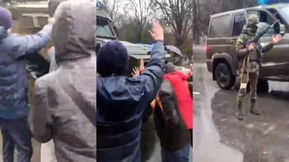 Civilii din Ucraina încearcă să oprească tancurile rusești cu mâinile goale: ”E cutremurător! Luptă până la ultima picătură de sânge!” - VIDEO