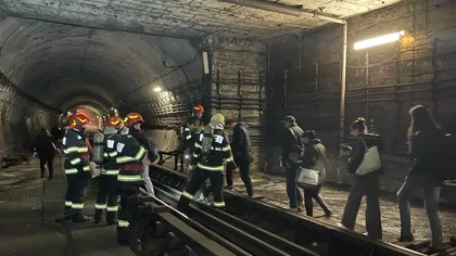 Defecțiune la metroul din București marți dimineața: Călătorii au fost evacuați prin tuneluri