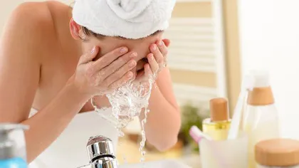 De ce japonezii se spală pe față timp de 10 minute. Tehnica 