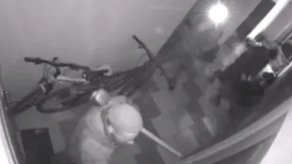 Jaful soldaţilor ruşi, surprins de camerele video. Cum sunt devastate apartamentele ucrainenilor de la Irpin