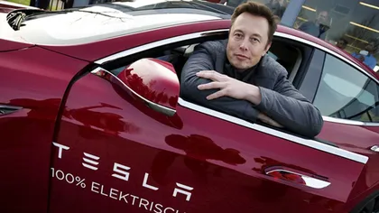 Lovitură de proporţii pentru Elon Musk. Tesla recheamă în fabrică zeci de mii de maşini. Problemele care pot creşte riscul de accident