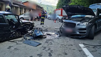 Un tânăr din Cluj a încercat să evite o tamponare şi a provocat un accident cu patru maşini. Greşeala care a declanşat dezastrul VIDEO