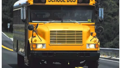 Fetiţă de patru ani, uitată de şofer în autobuzul şcolar. Copila a murit din cauza căldurii