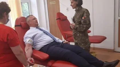 Premierul Nicolae Ciucă a donat sânge. Mesajul pentru români: 