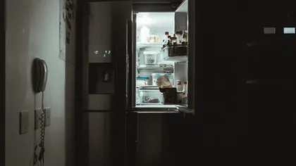 Ce se întâmplă dacă pui un pahar cu apă și bicarbonat în frigider