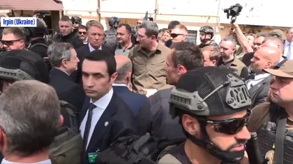 Primele imagini cu Klaus Iohannis, alături de Macron, Scholz şi Draghi pe străzile din Kiev. Cei patru lideri au fost flancaţi de soldaţi cu mitraliere