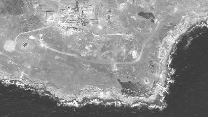 Imagini din satelit arată distrugerile suferite de poziţiile ruşilor din Insula Şerpilor, bombardate de armata ucraineană GALERIE FOTO