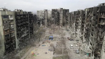 Imagini terifiante din Mariupol, după aproape patru luni de bombardamente. Zeci de mii de ucraineni supravieţuiesc printre ruine FOTO&VIDEO