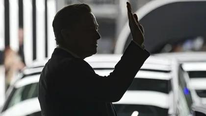 Elon Musk a început concedierile la Tesla, oamenii sunt disperaţi. 