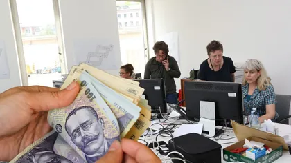 Salarii de 4000 plus 3 lei! Inflaţia puternică scade veniturile românilor, date oficiale