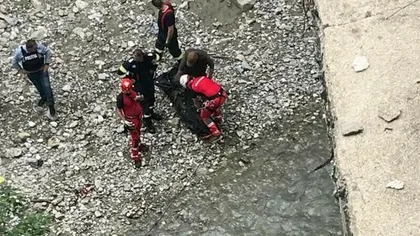 Sinucidere în Sinaia. O tânără de 24 de ani s-a aruncat de pe un pod într-o prăpastie