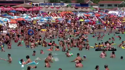 Românii au fugit de caniculă la mare. Cel mai aglomerat weekend de pe Litoral VIDEO