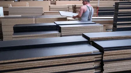 Rusia îi pune pe prizonieri să facă mobilă care să înlocuiască produsele IKEA. 