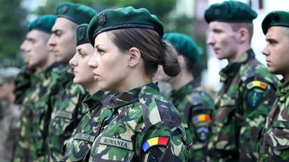 Femeile și bărbații din România ar putea face pregătire militară. Programul MApN durează patru luni