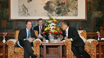 Ambasadorul american în China, convocat de urgenţă, în miez de noapte, la Ministerul de Externe de la Beijing. 