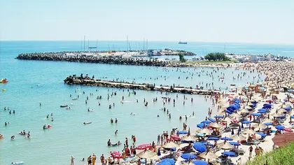 Aglomeraţie pe litoral. Peste 200.000 de turişti sunt weekendul acesta în staţiunile de la Marea Neagră