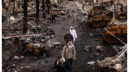 Cât costă să vizitezi oraşele bombardate din Ucraina. 150 de oameni au plătit să vadă cu ochii lor ororile războiului