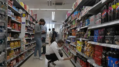 Situaţie haotică în magazinele din Croaţia, la intrarea în vigoare a deciziei guvernului de a plafona unele preţuri