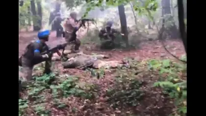 Video din prima linie a războiului din Ucraina. Imagini cu capturarea a 15 soldaţi ruşi, lângă Izium