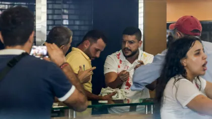 Oameni disperaţi jefuiesc băncile pentru a-şi lua propriii bani în Liban, ţară în criză financiară profundă VIDEO