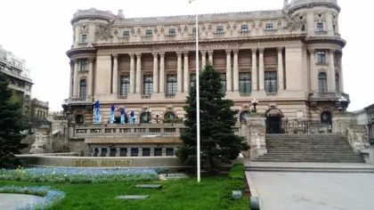 Incendiu la Palatul Cercului Militar Național din București. Un militar care a intervenit pentru a stinge focul a suferit arsuri grave