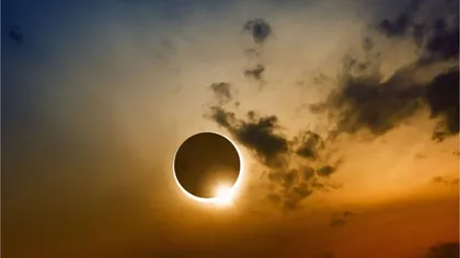 Eclipsă de Soare, vizibilă în România pe 25 octombrie 2022. 