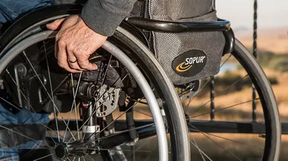 Un senator a fost şocat de cum sunt tratate persoanele cu dizabilităţi într-o gară: 